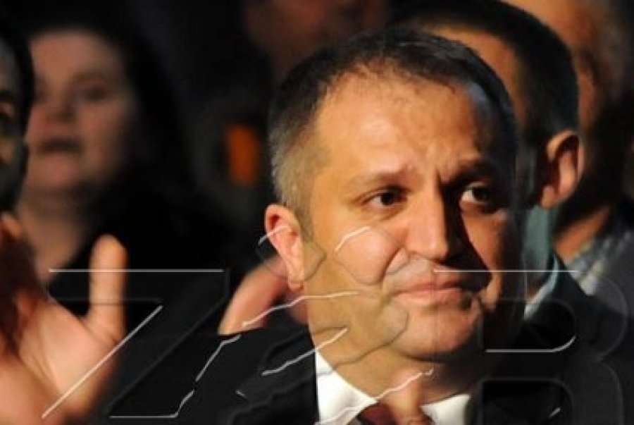 Opozitarët kërkojnë pezullimin e Shpend Ahmetit, PSD-istët flasin për rezultate