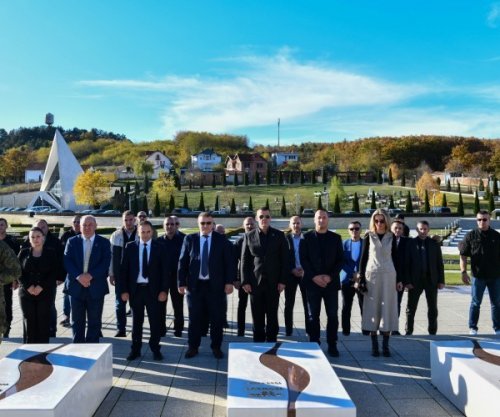 Sindikata e Policisë viziton Prekazin në nder të policëve të rënë në detyrë