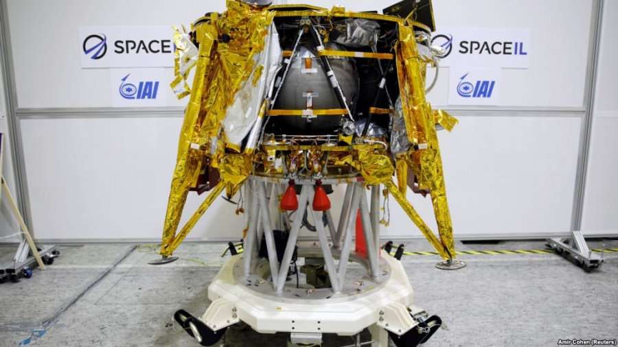 Anija hapësinore e Izraelit pritet të aterojë në Hënë