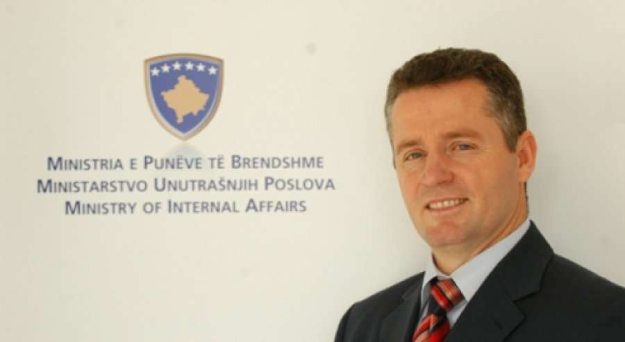 Rafet Rama betohet si deputet i Kosovës - Lajmet e fundit - Zëri