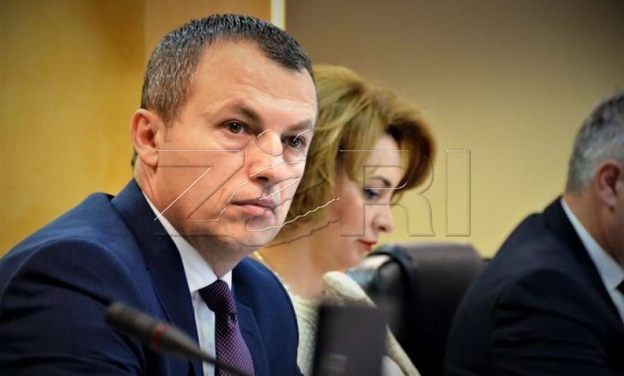 Ministri Reçica jep një lajm për përfituesit e asistencës sociale