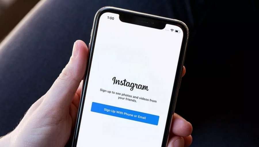 Panik nëpër botë. Bien Facebook, Instagram dhe Whatsapp!