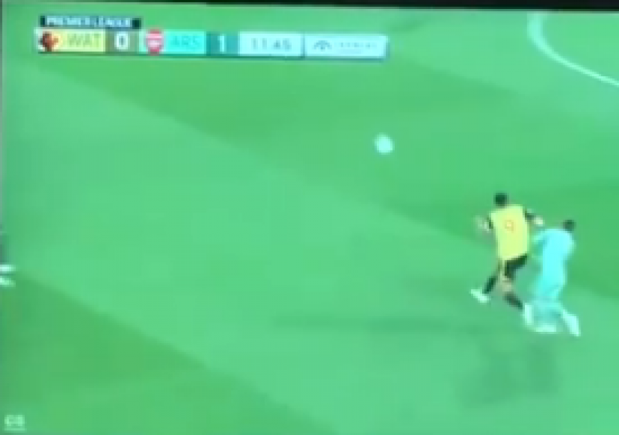Kartoni i kuq më 'palidhje' i këtij sezoni u dha në ndeshjen Watford - Arsenal