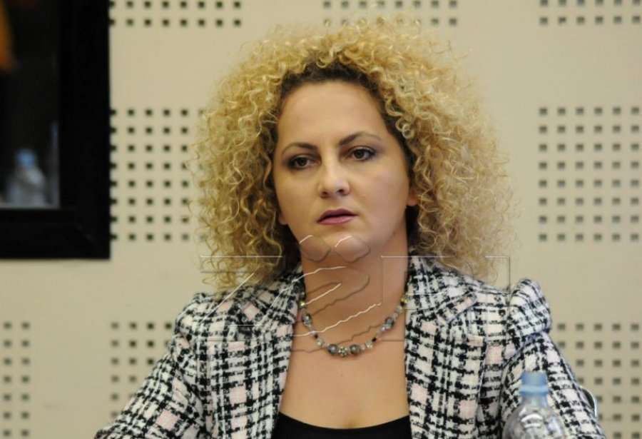 Kjo është vajza bukuroshe e Donika Kadajt