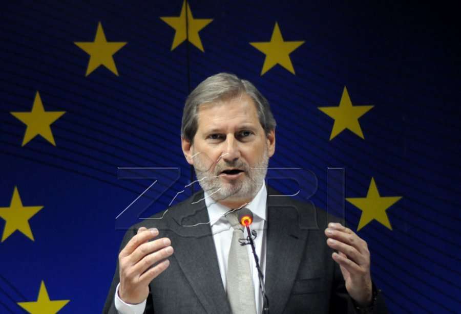 Hahn insiston në arritjen e marrëveshjes finale Kosovë-Serbi