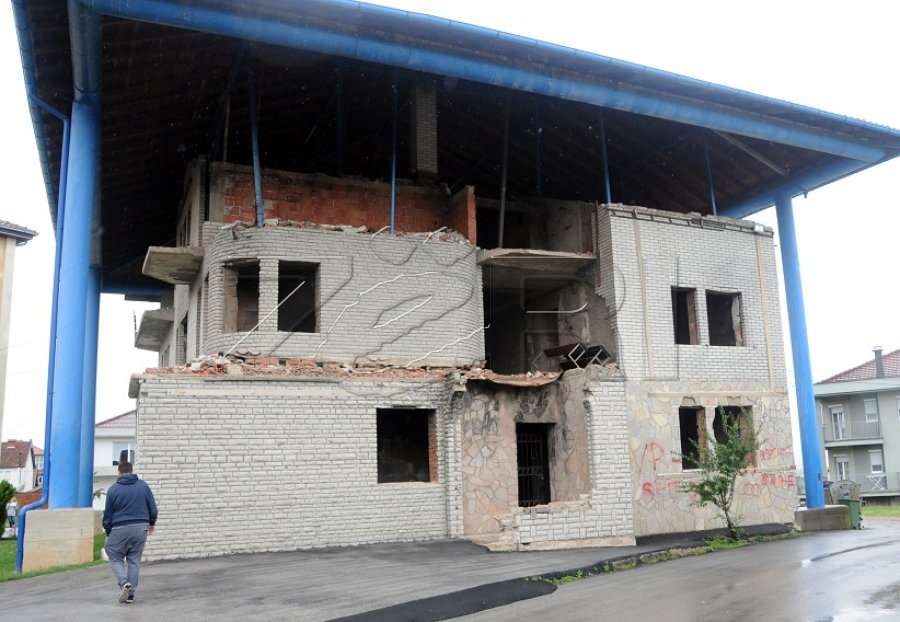 Katër muze të zotuar, asnjë i realizuar