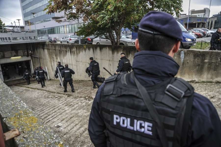 Zëvendësministri kërkon 500 mijë euro dëmshpërblim për arrestimin e tij në Mitrovicë, me dyshimet për terrorizëm
