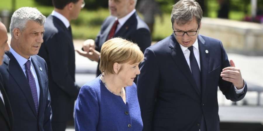 Parashikojnë analistët politik: Kjo mund të ndodhë nga Takimi i Berlinit ndërmjet Kosovës e Serbisë