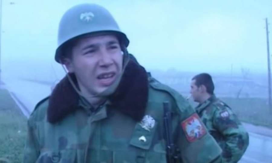 Momenti kur NATO bombardon bazën serbe në Prishtinë
