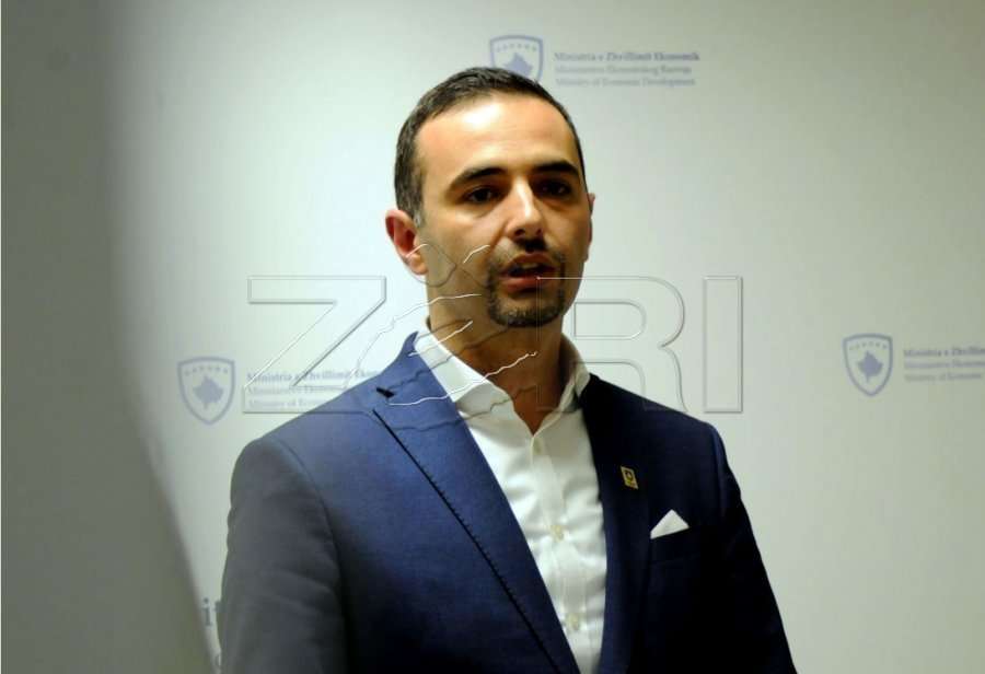 Lluka zotohet se do t’i përkrahë projektet për zhvillimin e vajzave në TIK