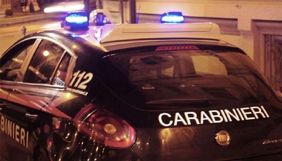 Shqiptari i dëbuar për drogë kthehet në Itali me mbiemrin e gruas