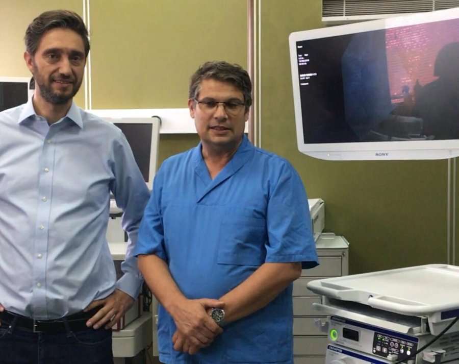 Minstri Ismaili përuron pajisjet moderne që do  të ndalin shpenzimet e larta të qytetarëve për operacione