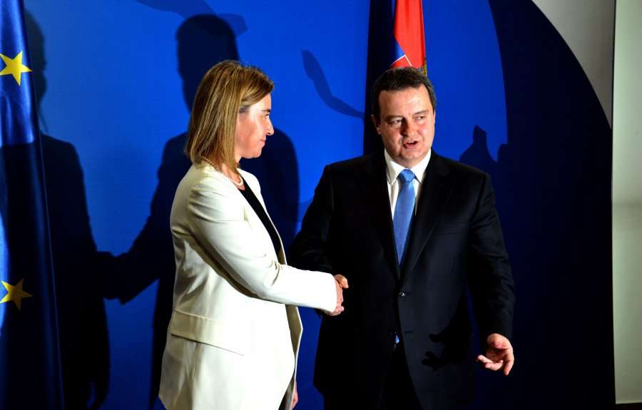 Mogherini fton Kosovën në takimin e ministrave në Helsinki, reagon Daçiq