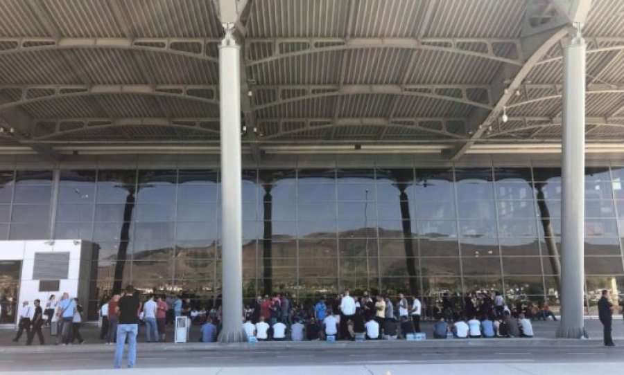 Përfundon protesta e punëtorëve të Aeroportit të Prishtinës