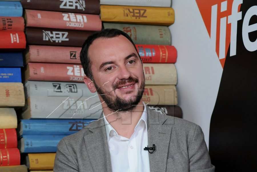 Dardan Molliqaj tregon pse u bë koalicioni AAK-PSD para zgjedhjeve