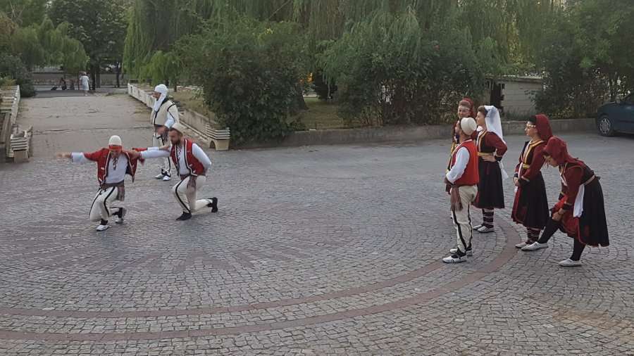 Koncert me valle tradicionale në kuadër të Seminarit të Filologjisë