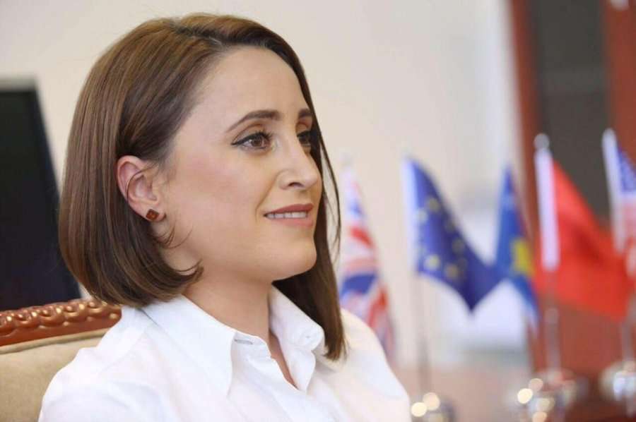 Evgjeni Thaçi: Kurti s’ka guxim të kandidojë për kryeministër, po i përkulet e vardiset LDK-së