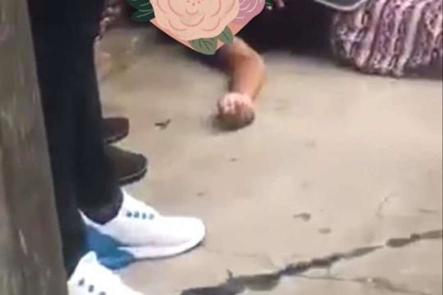 Një grua 43-vjeçare vritet në Pejë, policia nis hetimet