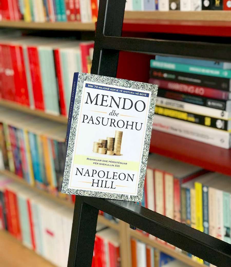 Libri i javës – 'Mendo dhe pasurohu' nga Napoleon Hill