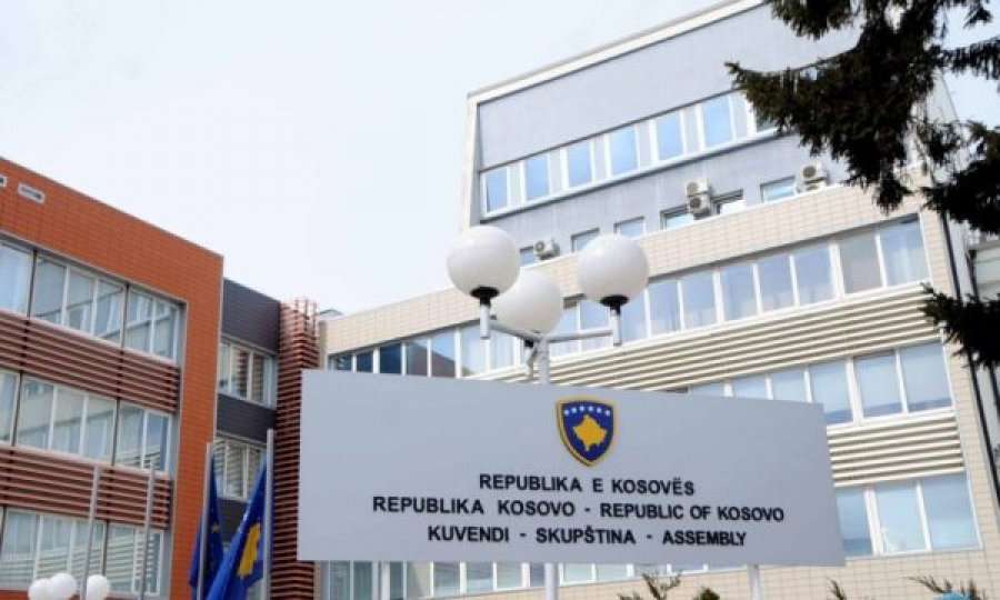 Presidentit e Kryeministrit iu ulet paga: Njëri 300, tjetri 800 më pak