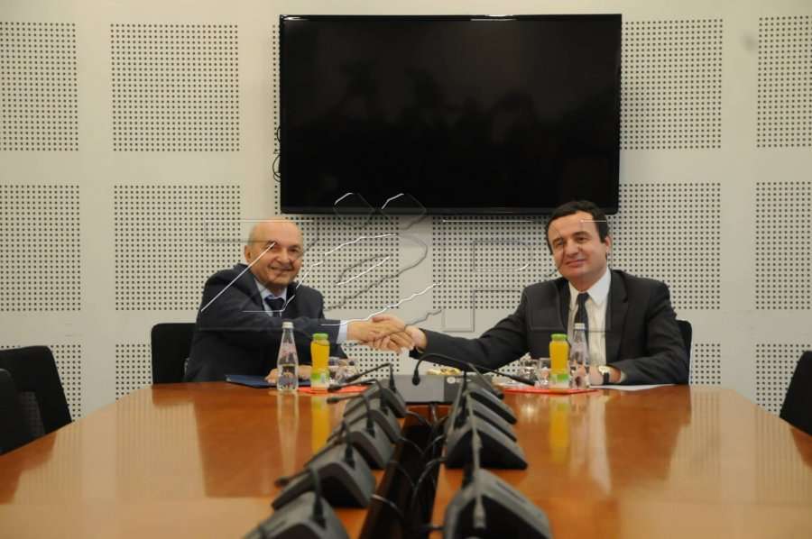Vetëvendosje pranon t’ia japë postin e Presidentit LDK’së, por i do 7 ministri për vete
