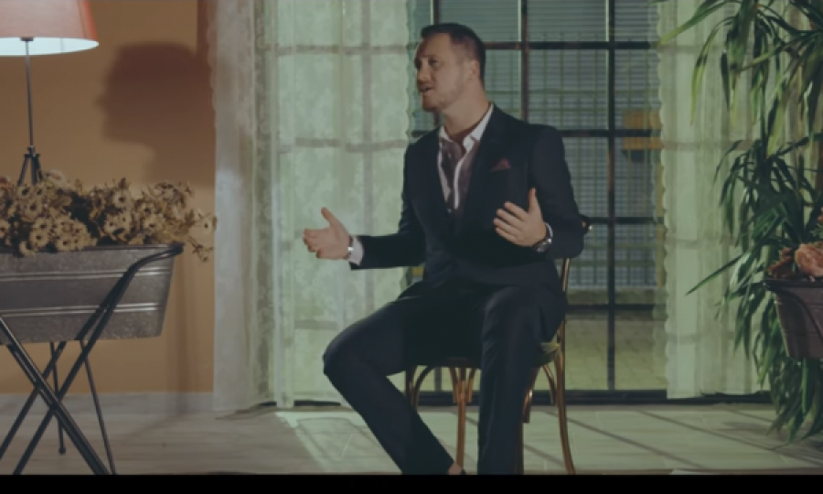 Albatrit Muqiqi prek zemrat e thyera me baladën e re