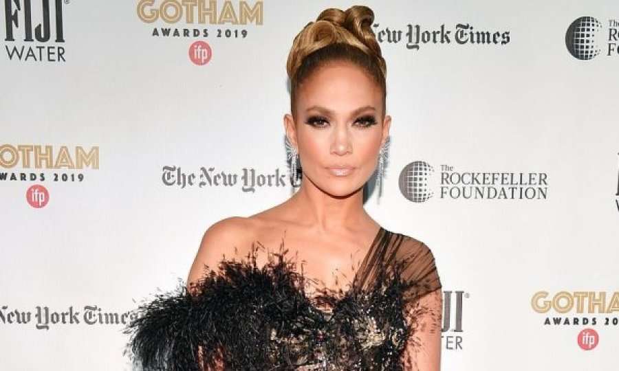 Jennifer Lopez si një çikë e re në paraqitjen e parë