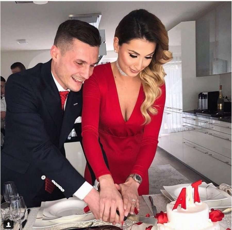 Taulant Xhaka zbulon detajet nga martesa me Arbnorën, flet edhe për fëmijën e parë