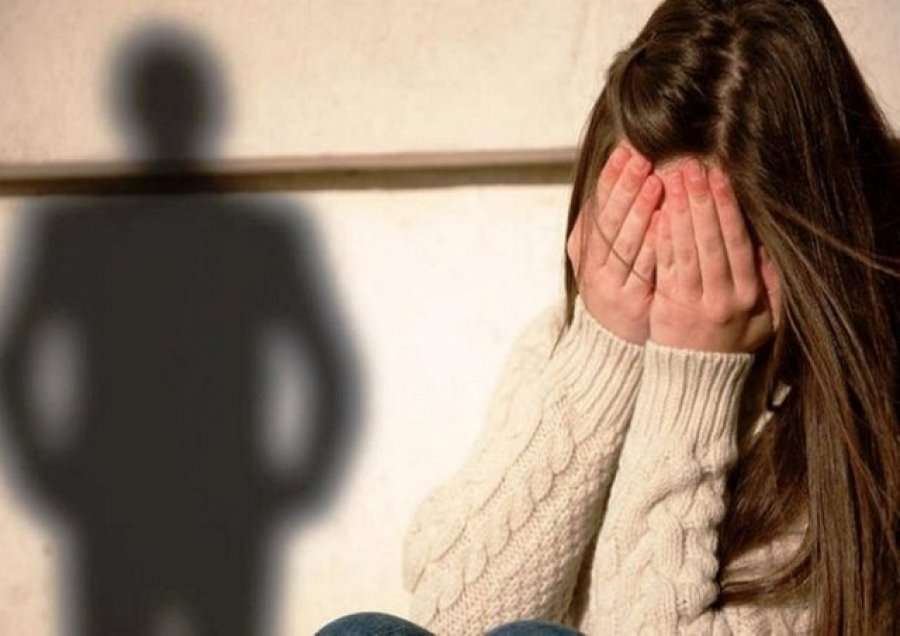 Burrat në Ferizaj rrëmbejnë dy vajzat e vogla të babait: Tentojnë t’i përdhunojnë, policia i liron