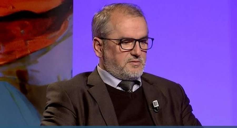 Teologu Fitim Flugaj flet për dekorimet e shesheve: Gjërat e bukura muslimani nuk i urren