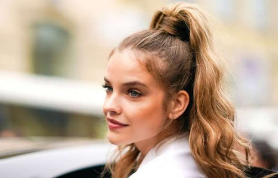 Pesë modele flokësh që po preferohen shumë këtë dimër