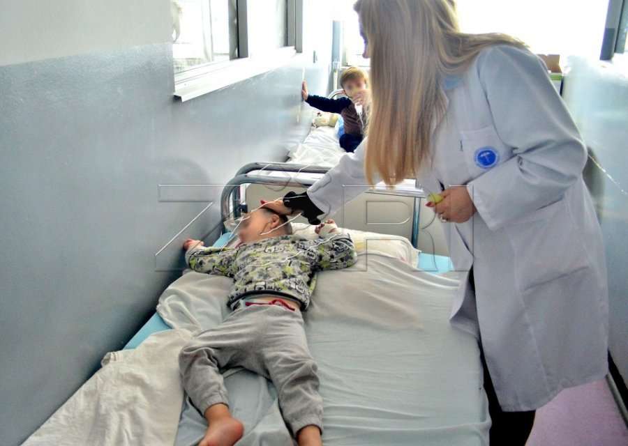 Fëmijë në gjendje të rëndë në Klinikën Infektive