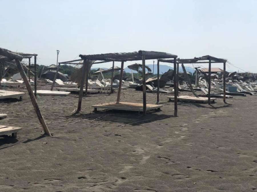 Pamjet e stuhisë së fuqishme që goditi mbrëmë Ulqinin