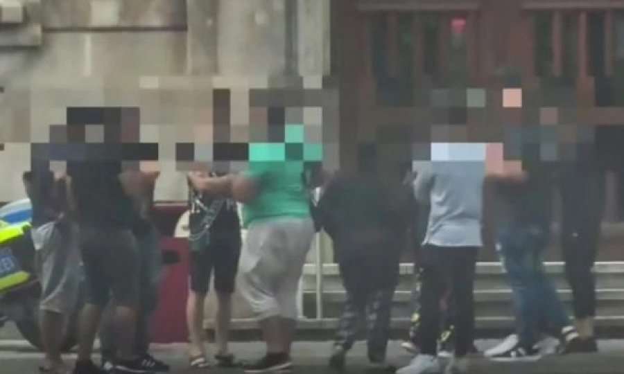 Mësohet kombësia e pesë djemve të vegjël që e përdhunuan 12-vjeçaren në park