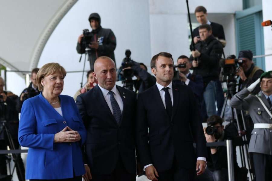 Plani i Macronit për Kosovën dhe Serbinë, sipas gazetarit të njohur francez