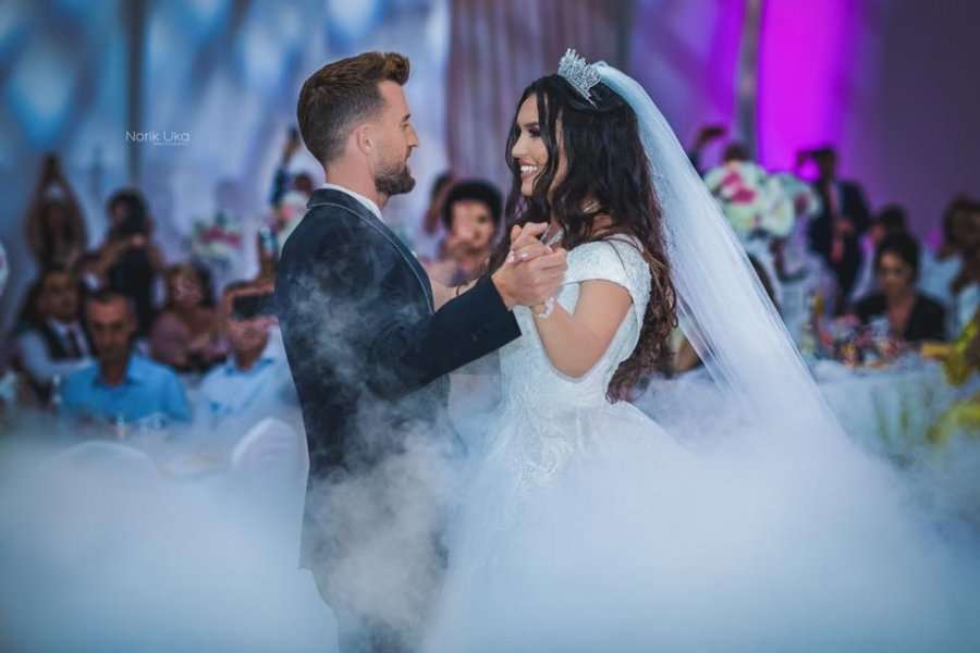 Ermir Lenjani i ka dhënë fund beqarisë, futbollisti i Shqipërisë publikon foto nga ceremonia e martesës