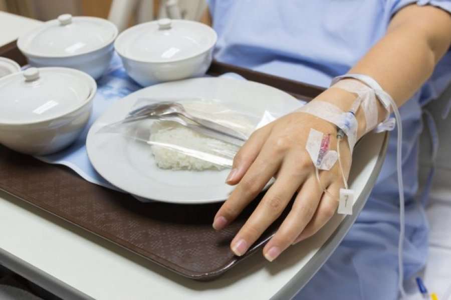 10 gjërat që nuk duhet të prekni kur shkoni në spital