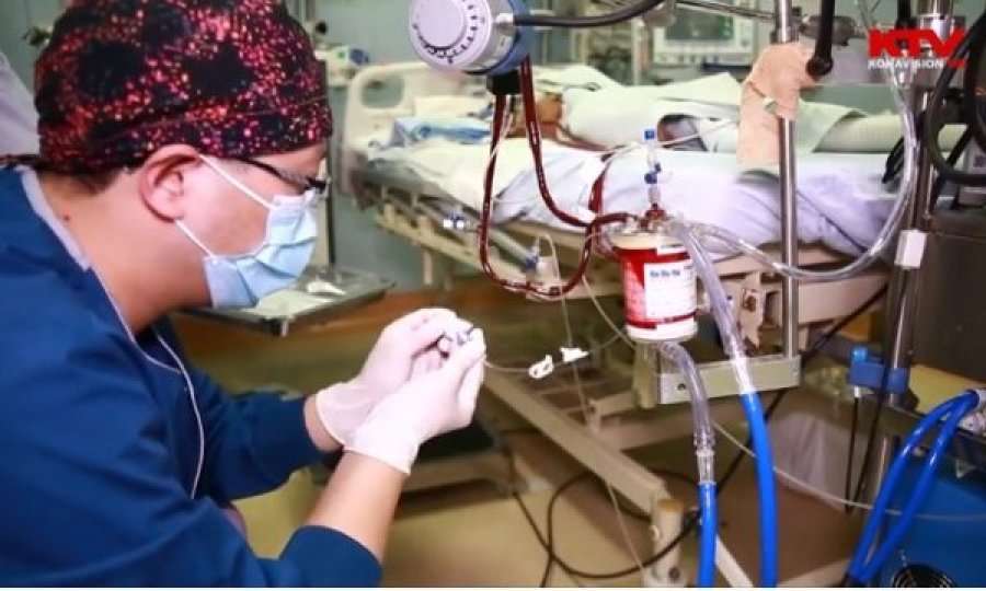 10-vjeçarja kineze mbijeton pa zemër për gjashtë ditë rresht