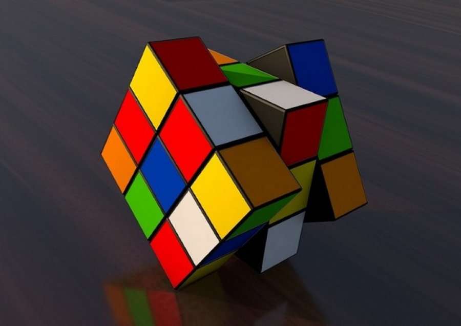 Inteligjenca artificiale zgjidh kubin e Rubikut