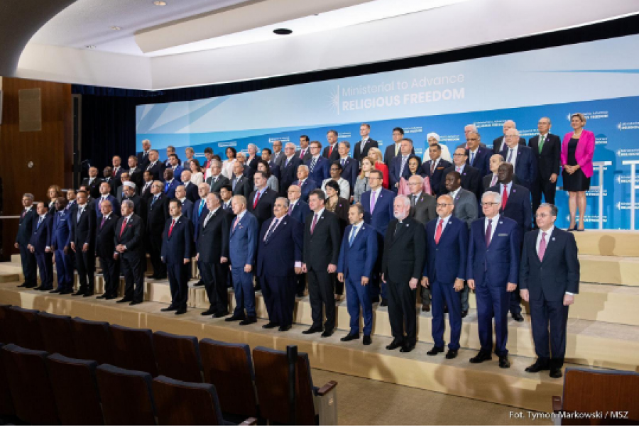 Pompeo i bën bashkë Pacollin e Daçiqin