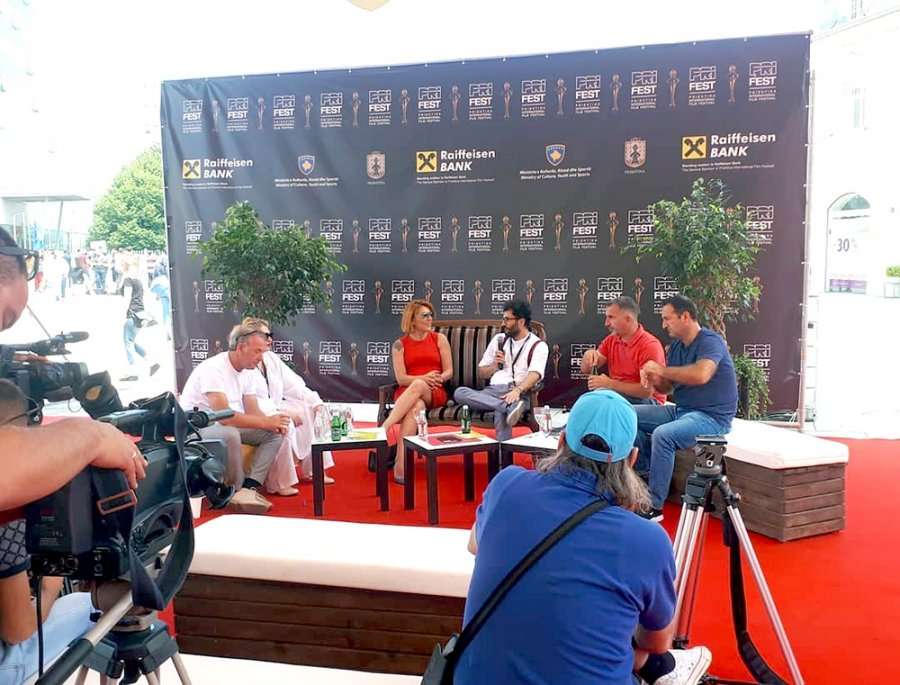 Prishtina mirëpriti filmin 'Pranverë e paharruar në fshatin e harruar'