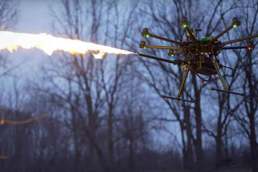 DRON që hedh flakë – shumë shpejt në shitje