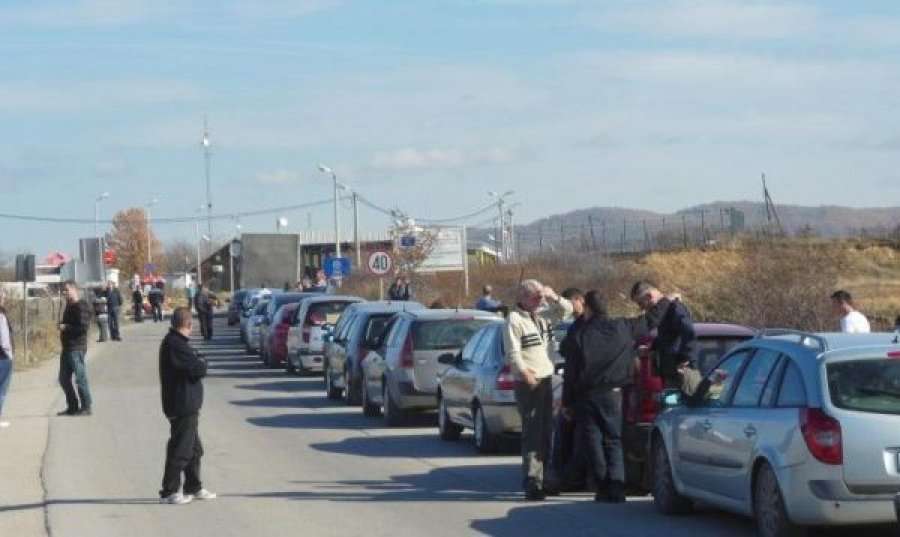 Pritje në kufirin Serbi-Kosovë