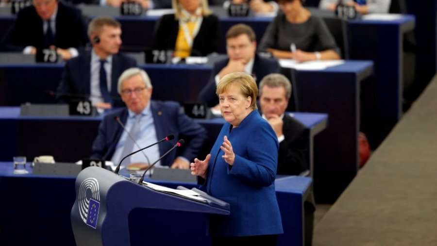 Merkel pret bashkëpunim nga kryeministri i ri britanik