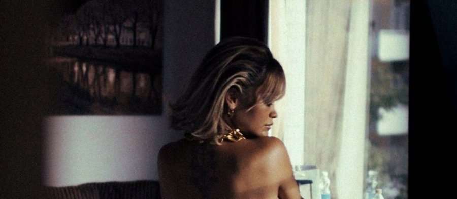 Rita Ora pozon sërish e zhveshur