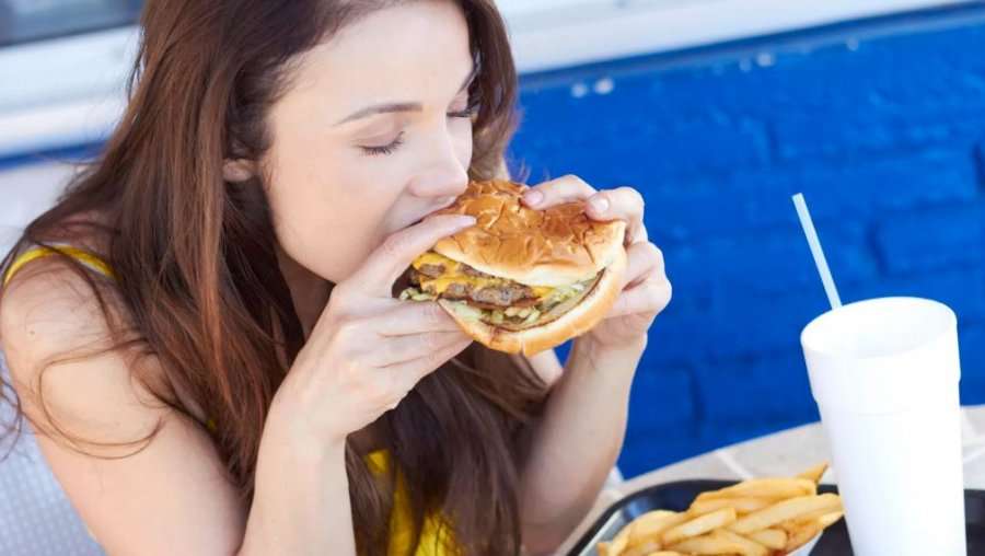 Shmangia e mishit të kuq çon në depresion