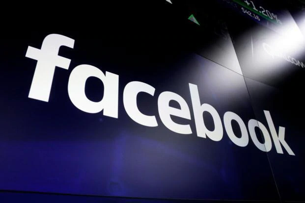 Pas protestave nudo, Facebook merr një vendim për nudistët