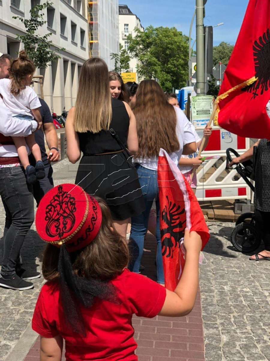 Pamje nga Karnavali i Kulturës në Berlin, kështu përformuan shqiptarët