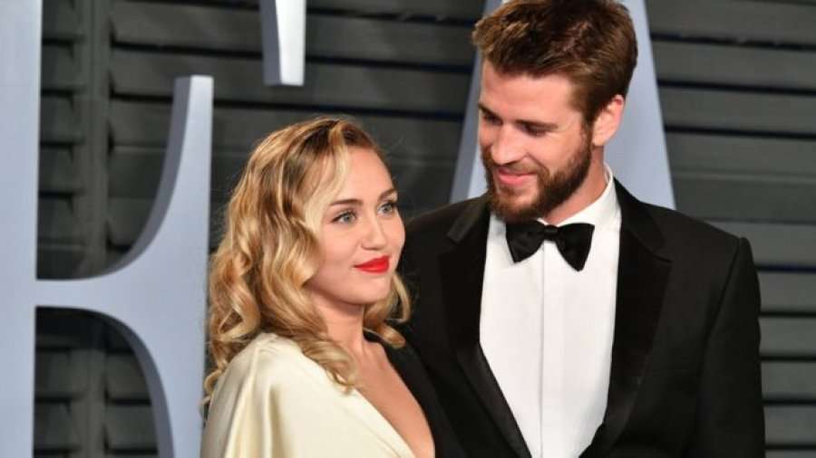 Miley Cyrus dhe Liam Hemsworth festojnë dhjetëvjetorin e lidhjes