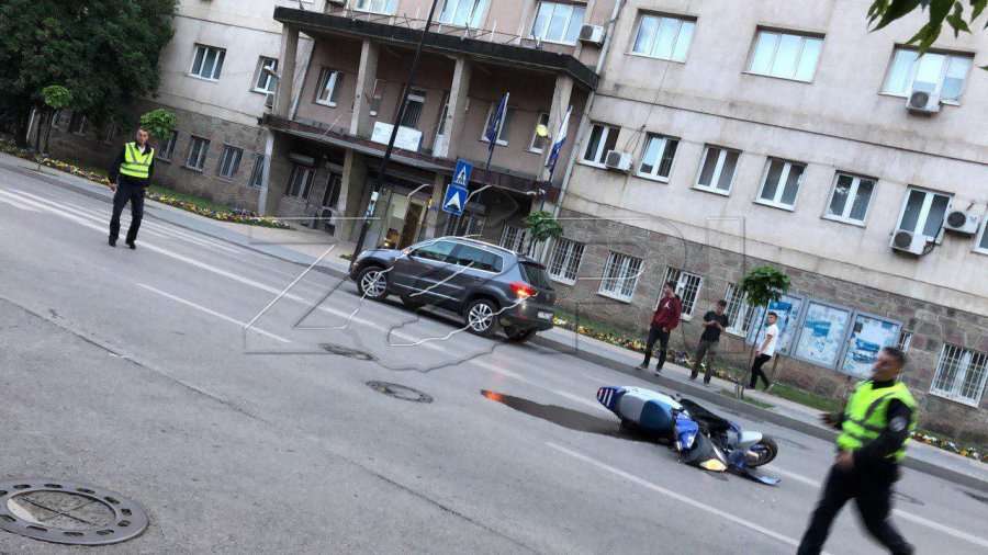 Edhe një motoçiklist pëson aksident të rëndë në Prishtinë!